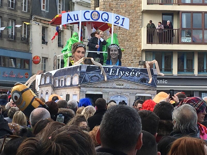 Carnaval de Granville la Grande Cavalcade dimanche 7 février 2016 char François Hollande cours Jonville