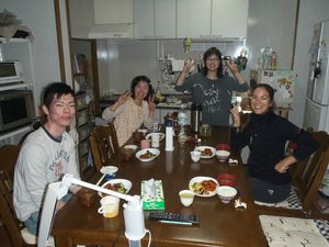P3080169 Takashi, Shiori et Myako, la maman