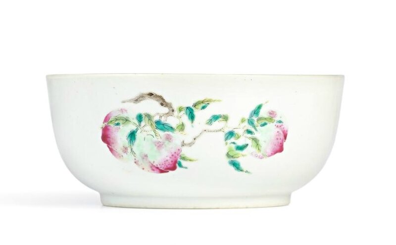 A famille-rose 'sanduo' bowl, Seal mark and period of Daoguang (1821-1850)