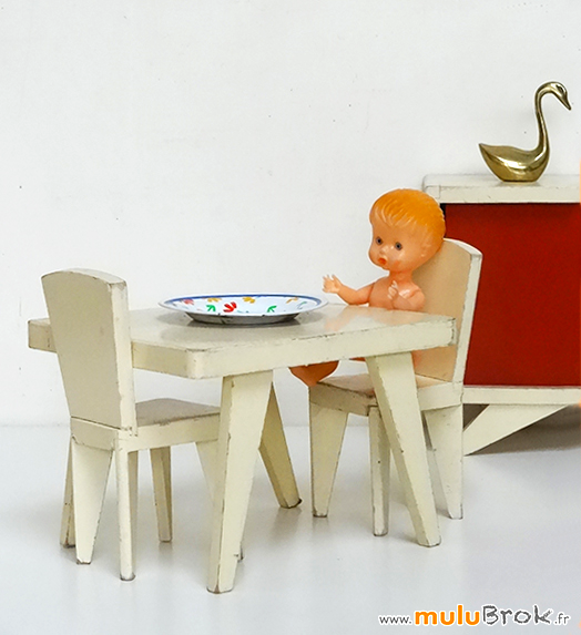 MEUBLE-POUPEE-TABLE-CHAISES-PIEDS-COMPAS-1-muluBrok-Vintage
