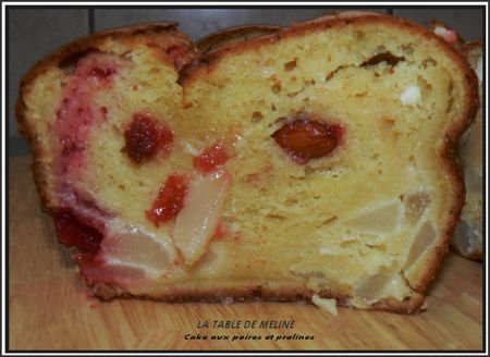 Cake aux poires et aux pralines 009