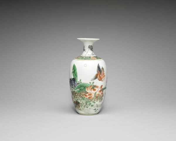 A finely enamelled famille verte baluster vase, Kangxi period (1662-1722)