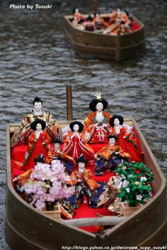 9c8bd21839244d6c89396f2e88fd372a--hina-dolls-japanese-festival