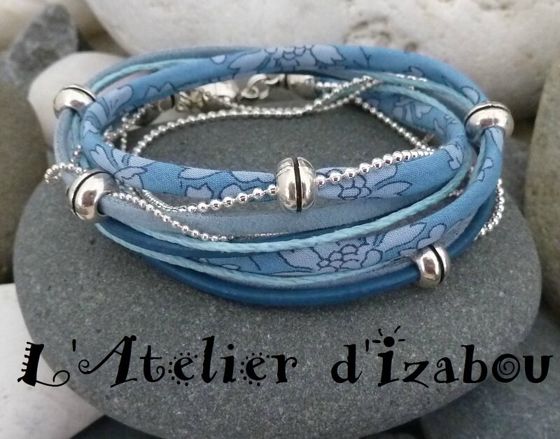 P1120521 Bracelet multimatirères multirang bleu, cuir, liberty fleurs, fil de lin, chaine boule, fermoir boule aimanté et perles métal