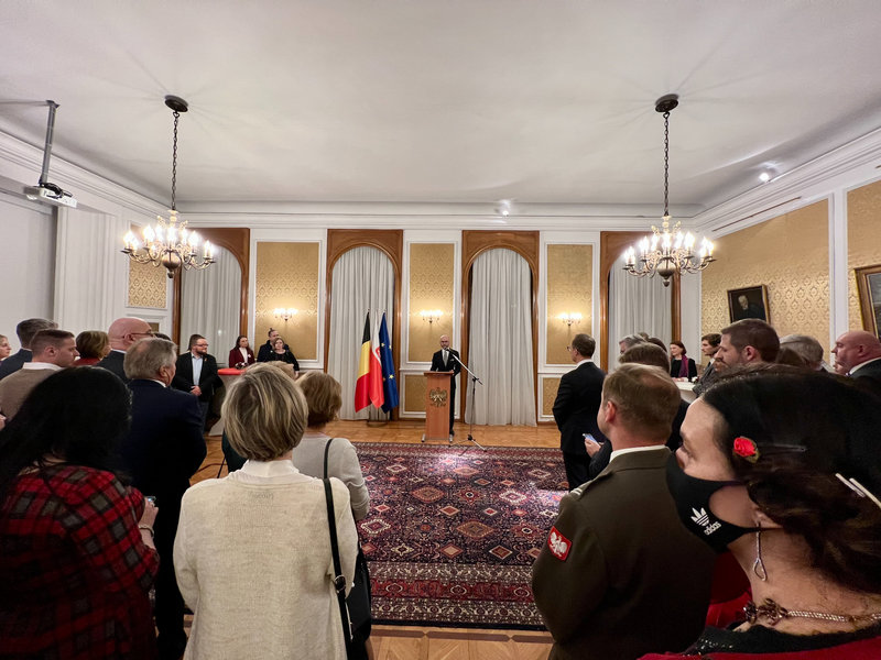 Ambassada 1