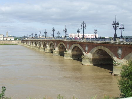 Pont_de_Pierre_4