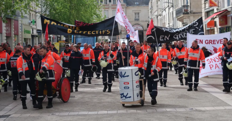 manifestation à niort 1