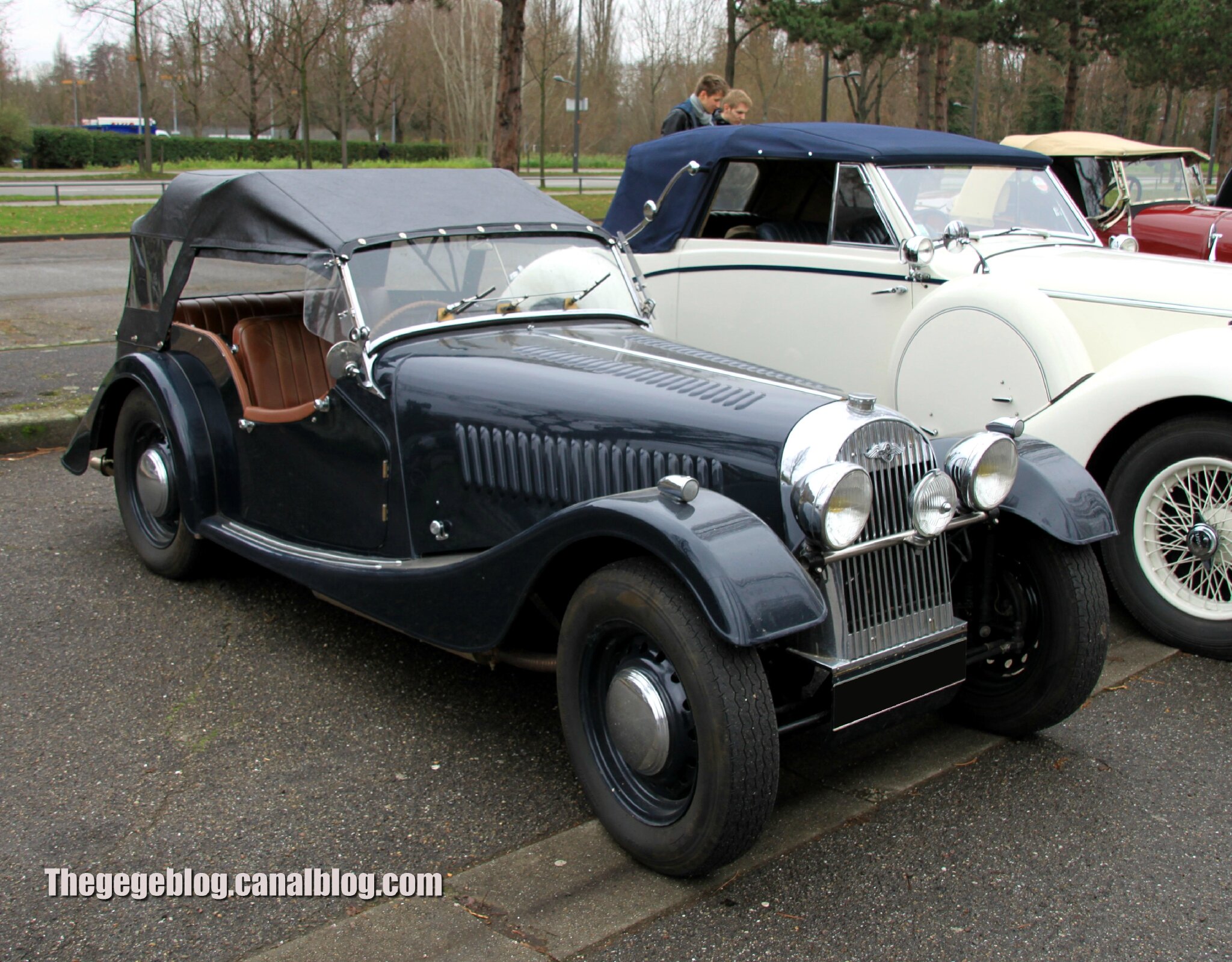 Morgan plus 4 convertible (Retrorencard janvier 2013) 01