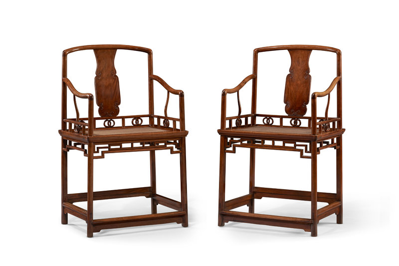 2023_NYR_21451_1150_000(an_unusual_and_rare_pair_of_huanghuali_low-back_armchairs_17th-18th_ce034121)