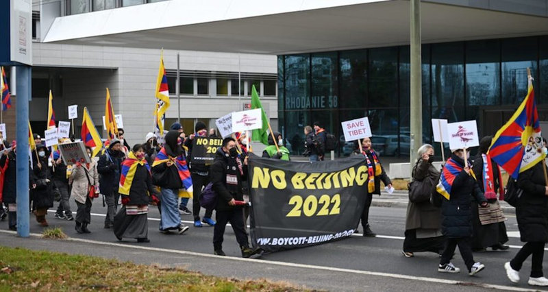 Tibetans-in-Europe-stage-mass-protest-against-the-Beijing-Olympics-at-IOC-headquarters-in-Switzerland-Photo-CTA