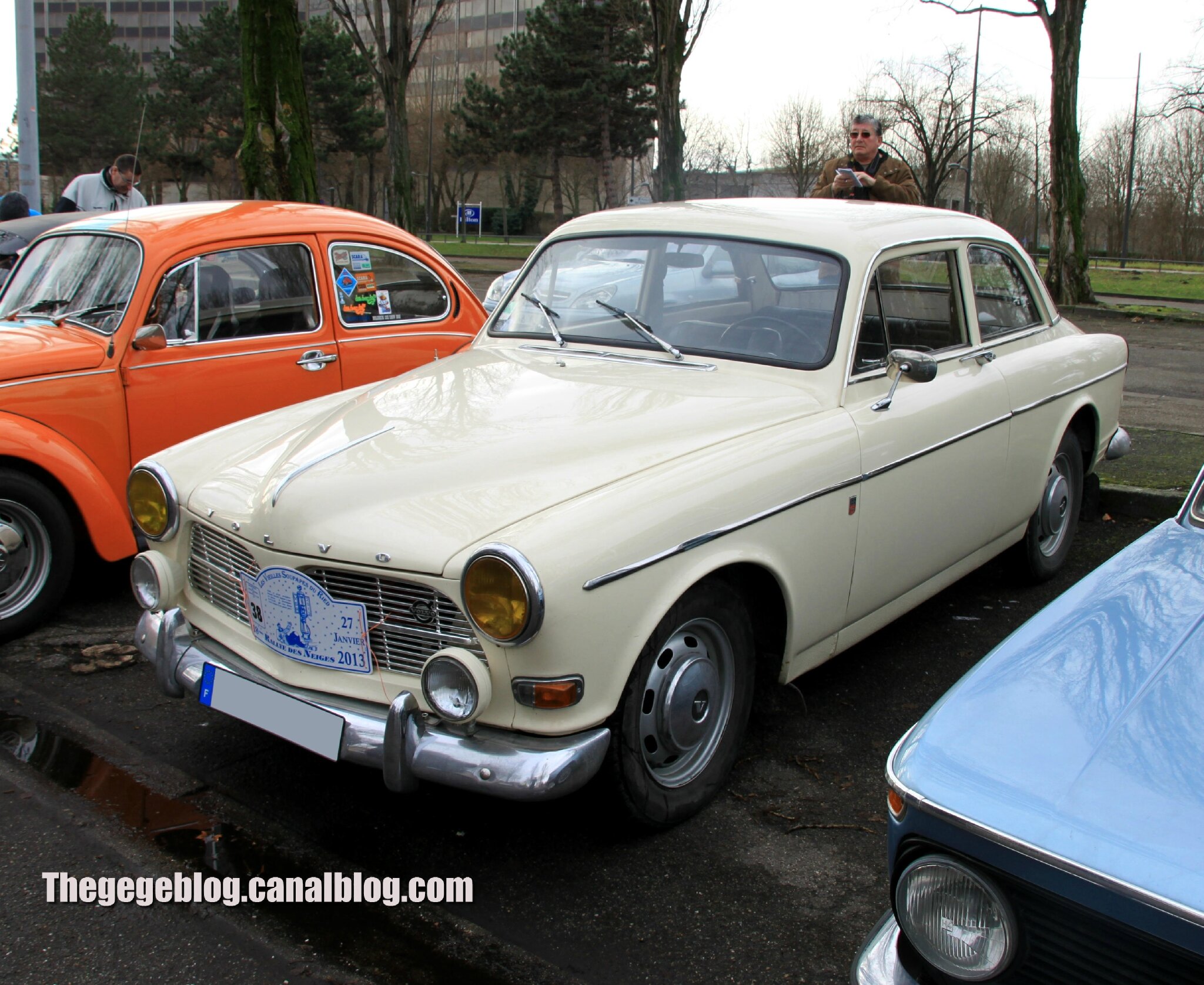 Volvo 122 S coach (Retrorencard fevrier 2013) 01
