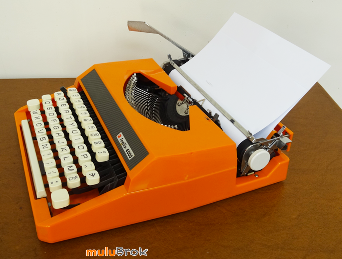 MACHINE-A-ECRIRE-Orange-3-muluBrok