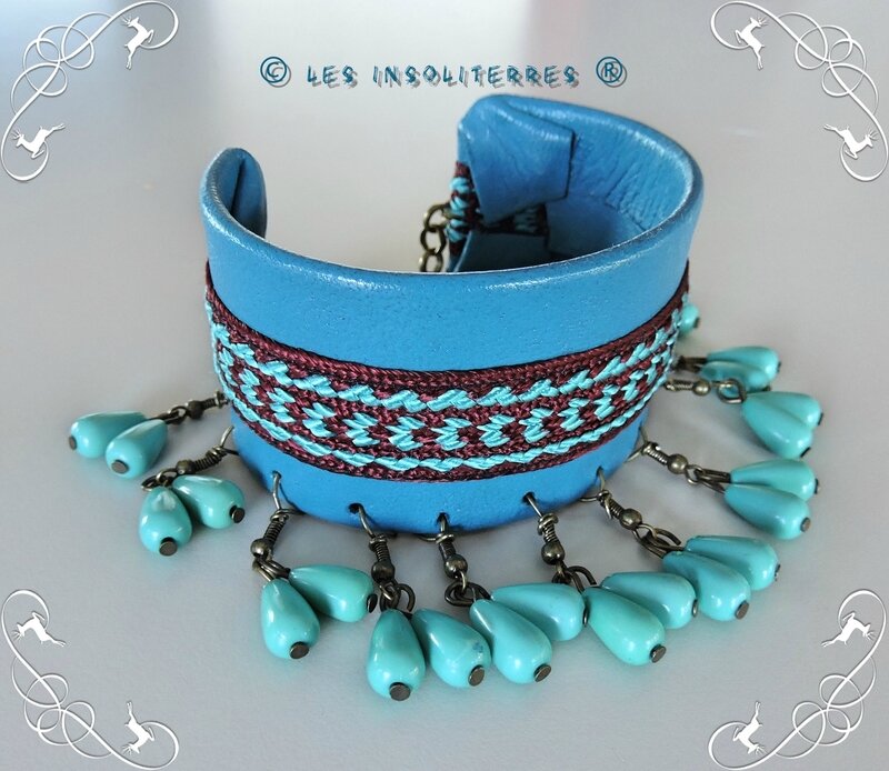 bracelet manchette cuir bleu breloques 1