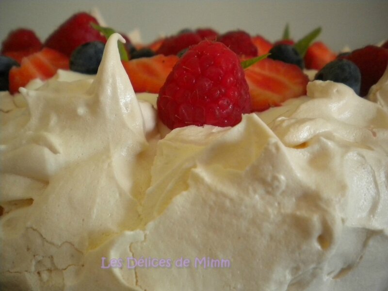 Pavlova aux fruits rouges 6