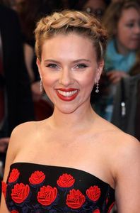 Scarlett-Johansson-The-Avengers-Europe-05_prphotos