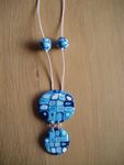 collier_double_pendentif_clay_gun_bleu