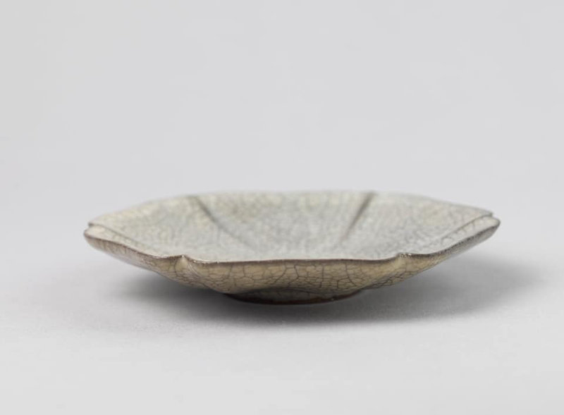 Lobed Dish from the Ge Kiln, Southern Song dynasty (AD 1127-1279)