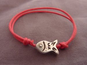 Bracelet_poisson_en_m_tal_argent__vieilli_sur_cordon_en_coton_rose_fonc__Les_f_es_copines_8__alm