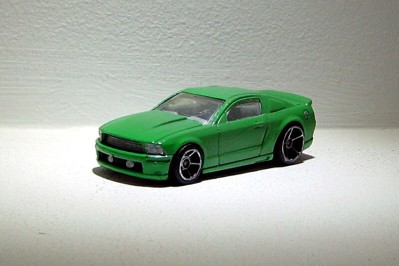 Ford Mustang 2007 Custom (Hotwheels) 01