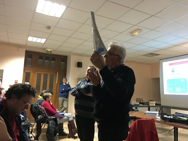 réunion publique anti stop Linky Avranches février 2018 AALGA Bretagne collectif sud Manche André Ganier-Lombard, Michel Dequilbecq CRIIREM
