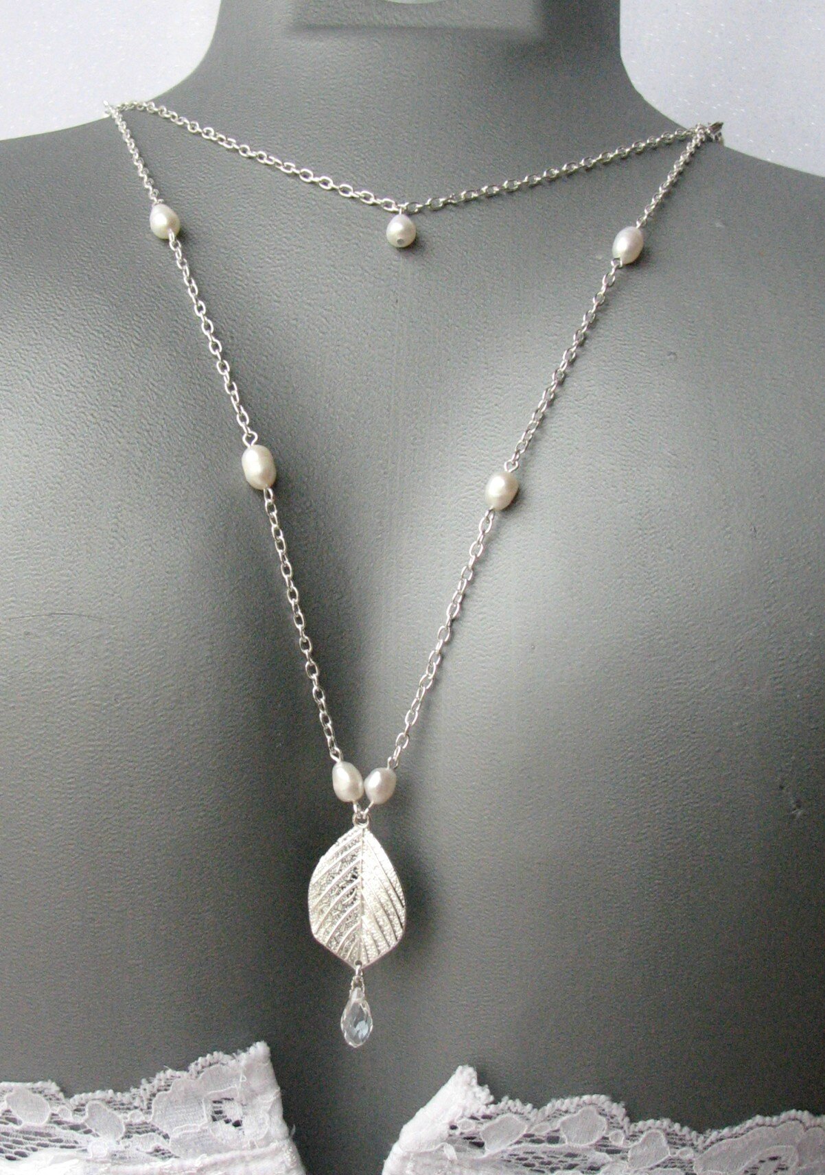 collier bijou de dos FEUILLE
