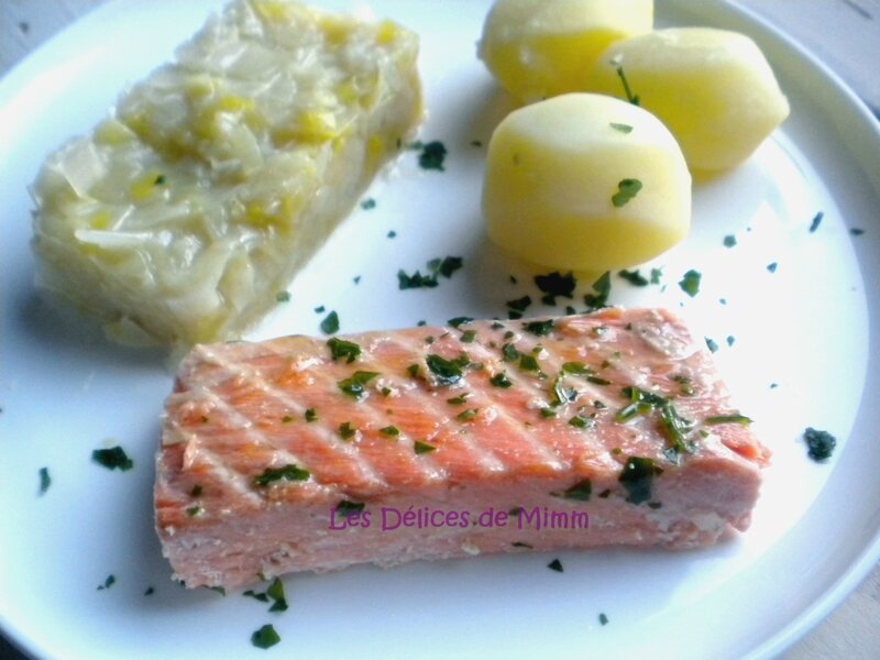 Filets de truite saumonée confits à l’huile d’olive et fondue de poireaux