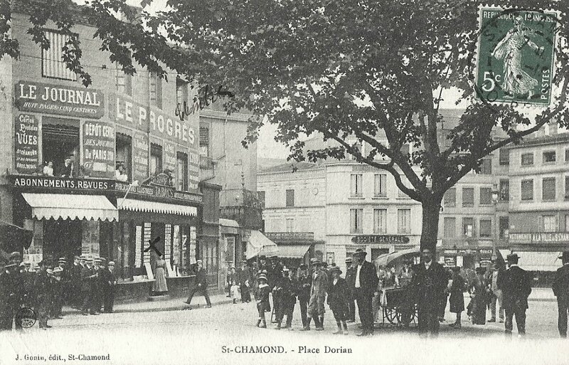 place Dorian avec enseignes