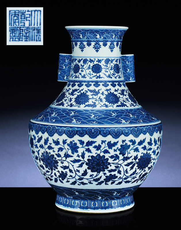 2010_HGK_02811_1907_000(a_fine_large_blue_and_white_hu-form_vase)