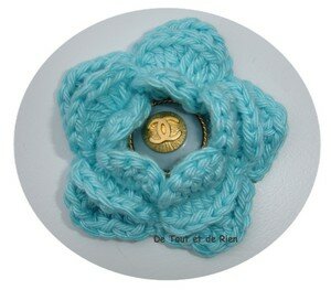 aout_07_crea_crochet_fleur_bleue