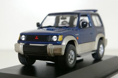 Mitsubishi_Pajero_SWB_1994___Minichamps