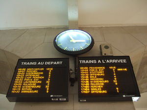trains_au_depart_et_a_l_arriv_e_strasbourg_6_aout_2006_14h55