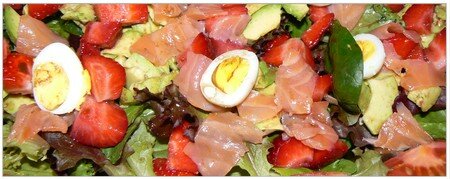 Salade sucrée salée aux fraises recettes entrees Salade de chèvre et fraises en touche dagrumes