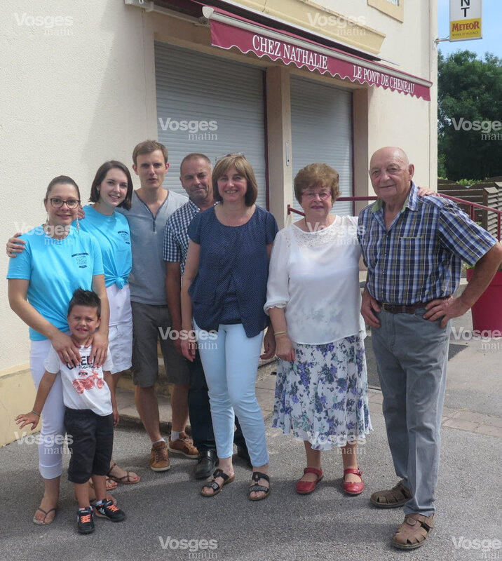 depuis-trois-generations-la-famille-perrin-est-a-la-tete-du-restaurant-du-pont-de-cheneau-fonde-par-simon-1475850160