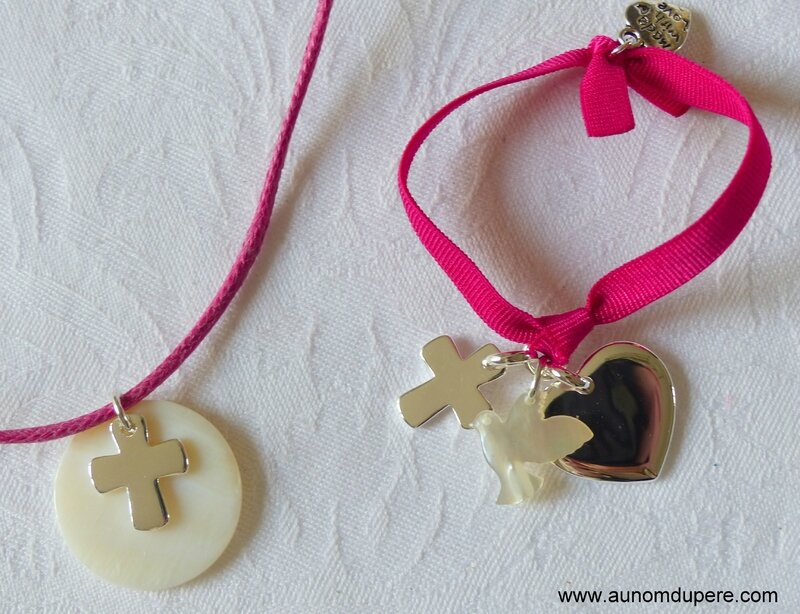 Ensemble collier de Communion et bracelet Ste Trinité sur ruban élastique