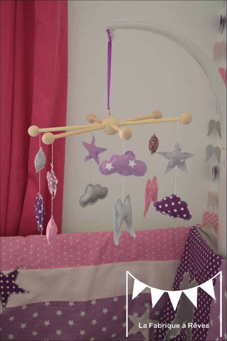 mobile étoiles ailes ange nuage décoration chambre bébé fille mauve violet parme rose argent 3