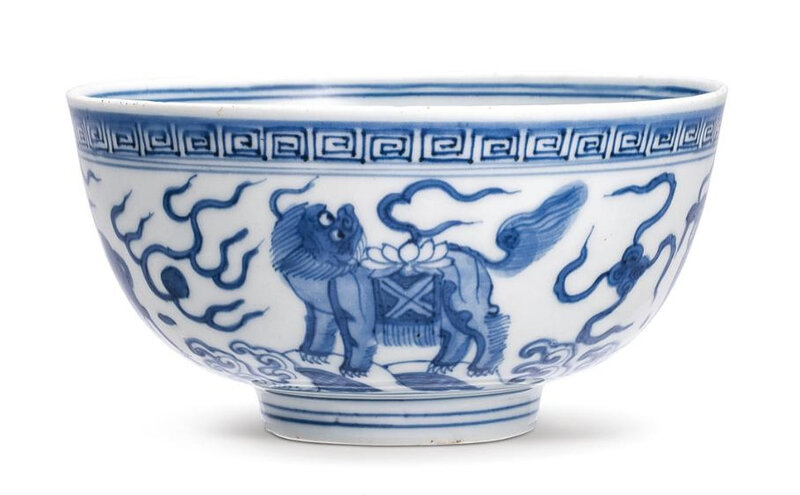 A blue and white 'mythical beast' bowl, Late Ming – early Qing dynasty