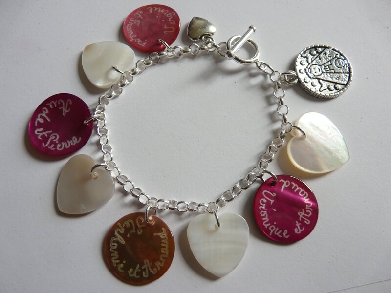 Fête des Mères (bracelet personnalisé sur chaîne argent massif médailles et coeurs en nacre) - Copie