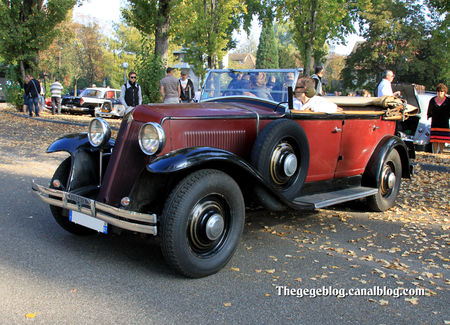 Renault_vivasix_cabriolet__1927_1930__Retrorencard_octobre_2011__01