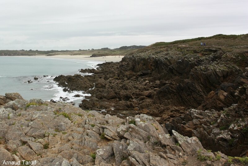 00512 Plouguerneau - Le Pays d'Iroise - L'Anse des Blancs Sablons vue depuis la Pointe de Kermorvan blog