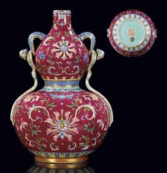 vase_double_gourde_en_porcelaine_a_fond_rubis_chine_dynastie_qing_marq_d5451073h