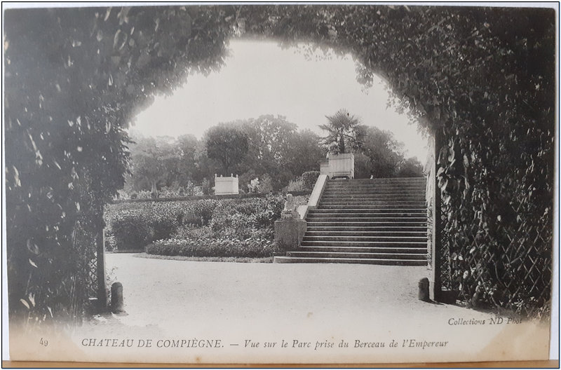 Compiègne - Chateau - Parc vue du berceau de l'Empereur
