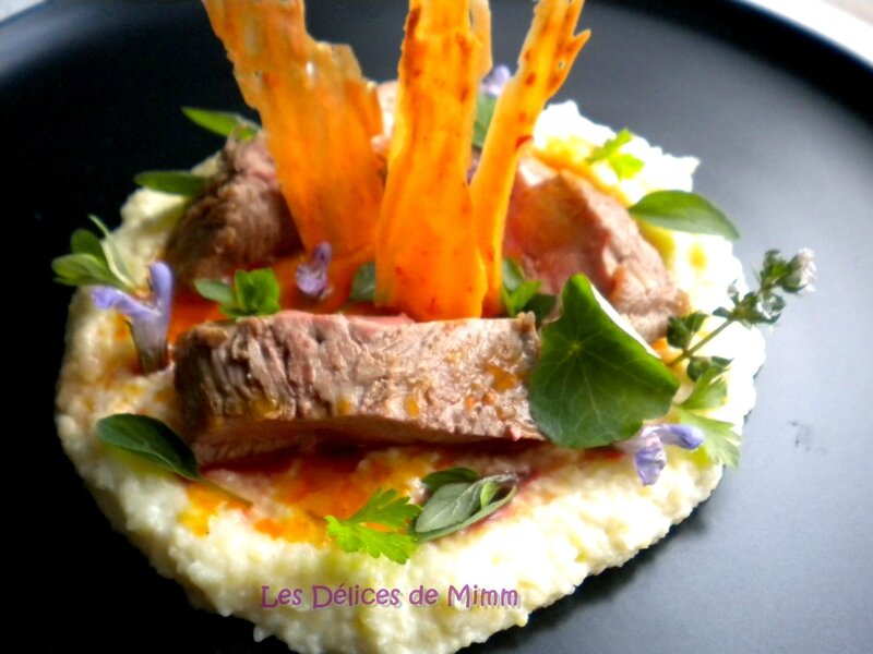 Steak de canard à la gelée de piment, polenta crémeuse au parmesan et tuiles au piment 5
