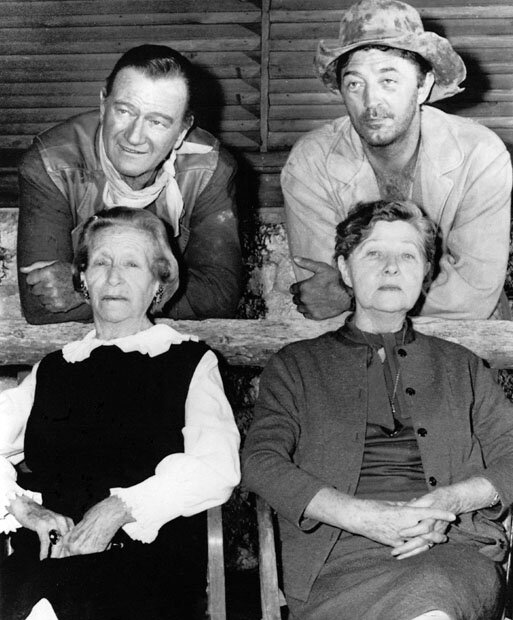 John-Wayne-Robert-Mitchum-mothers