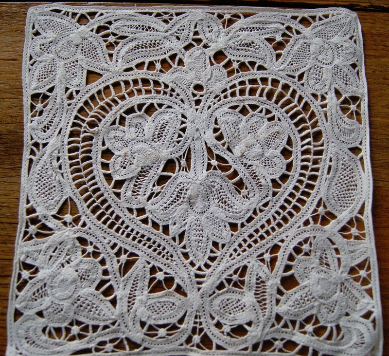 Dentelle de LUXEUIL d'Anny
