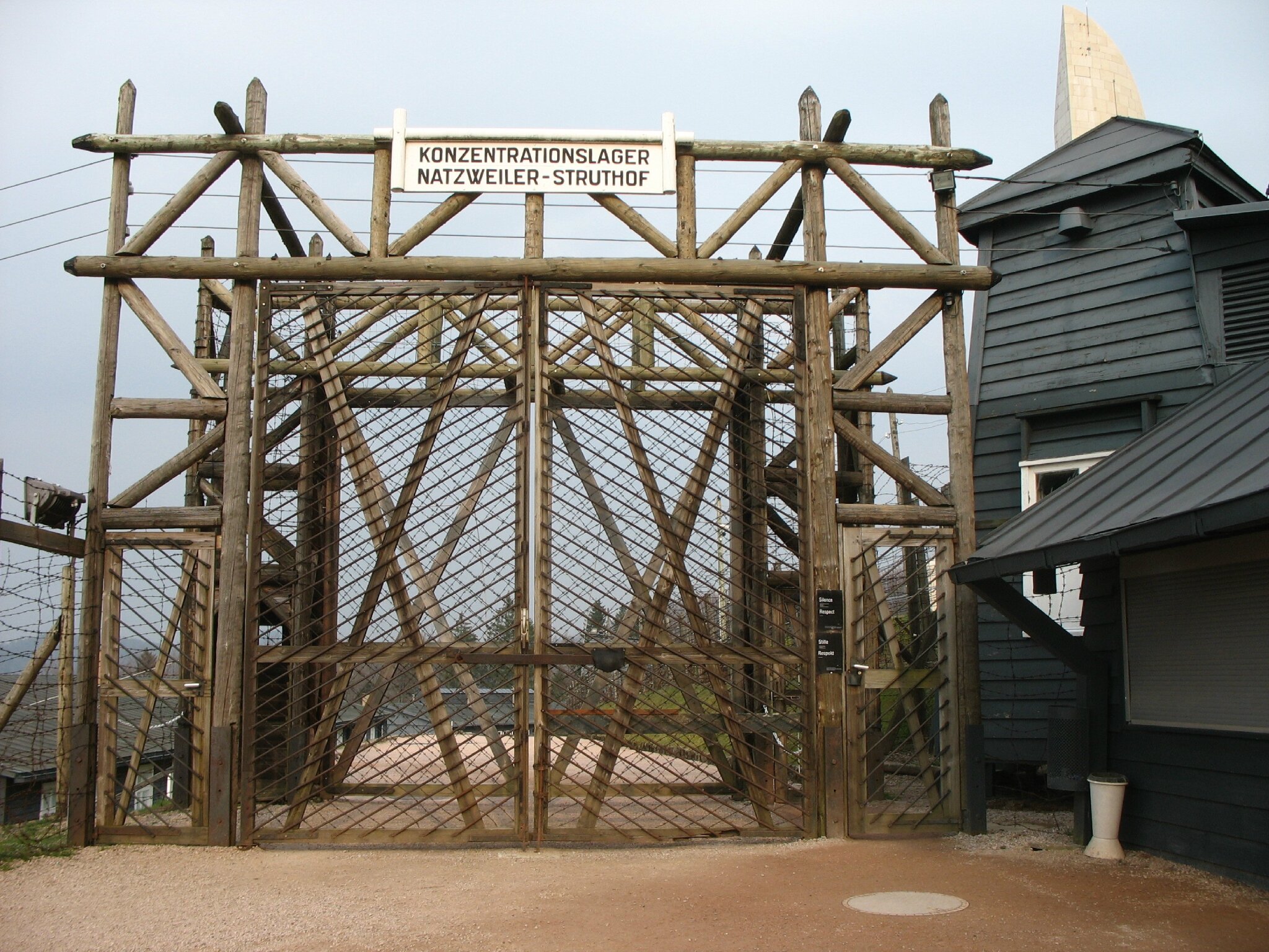 Struthof, entrée du camp, porte (67)