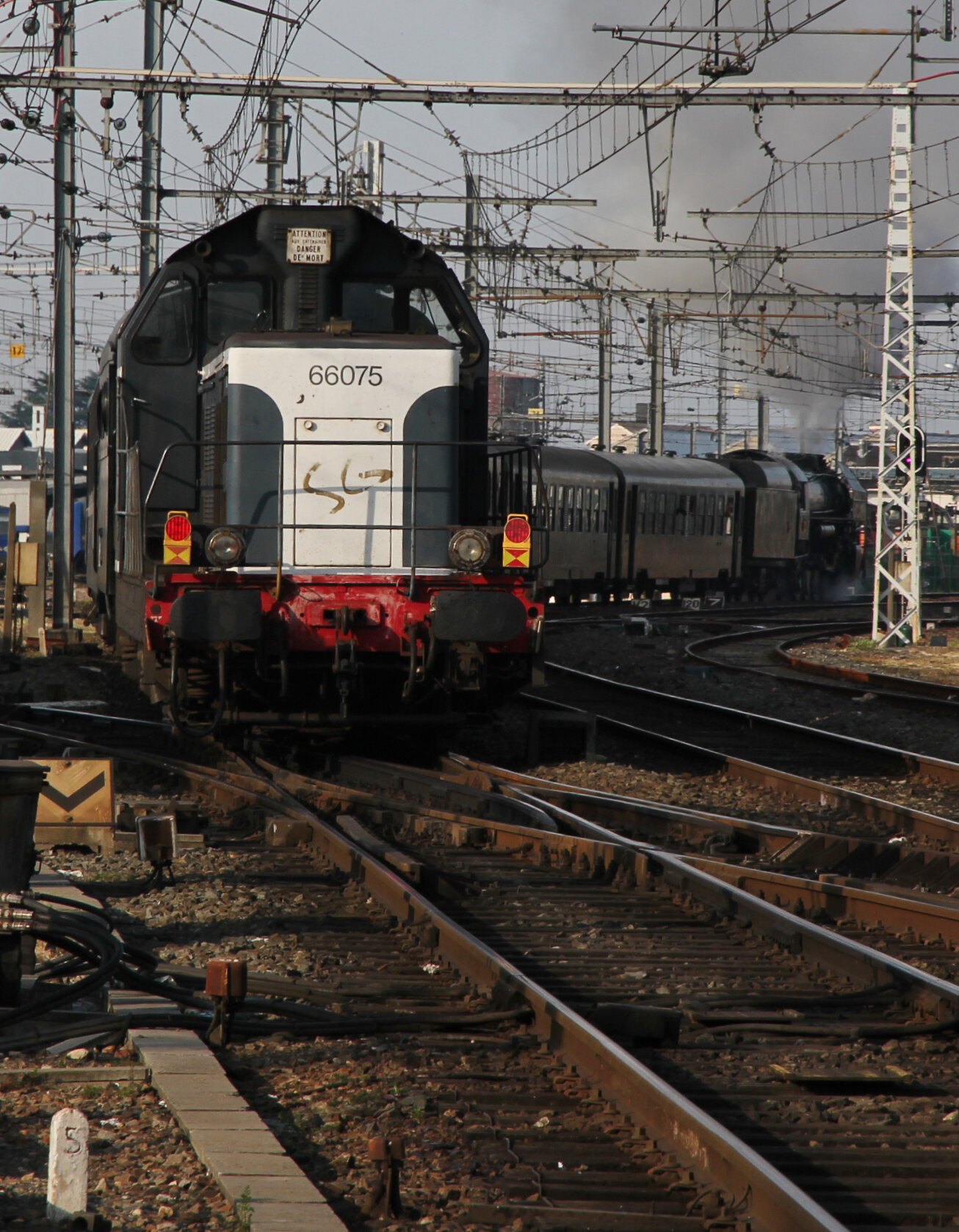 BB 66075 en queue du train spécial Bordeaux-Soulac 1900