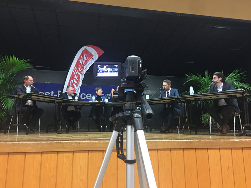 municipales_2020_Avranches_débat_Ouest France_La Gazette de la Manche_Radio Bleu Cotentin_David Nicolas_Guénhaël Huet_Antoine Delaunay_salle Victor Hugo_caméra