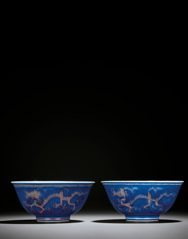 2013_HGK_03263_3433_000(a_very_rare_pair_of_blue-ground_underglaze-red_decorated_dragon_bowl_k) (1)