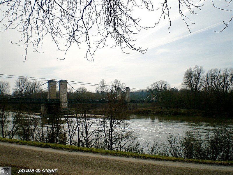 Le pont suspendu de Chatillon sur Loire (45)
