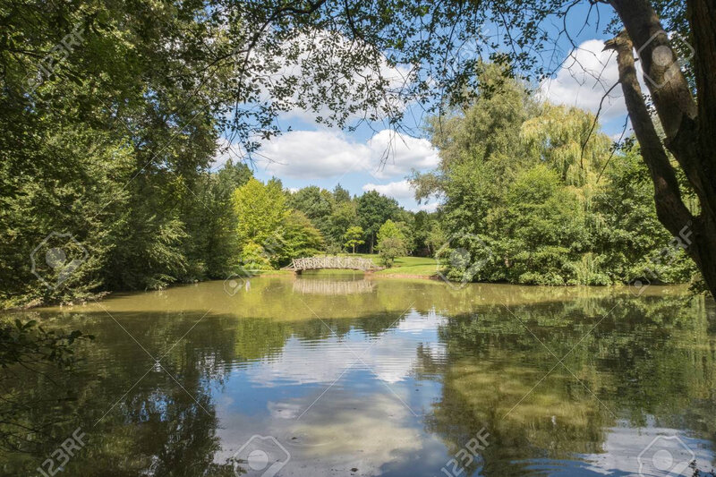 94421752-english-countryside-in-the-summer-in-the-uk